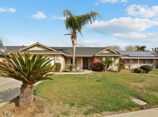 822 S Laguna St, Visalia, CA 93292