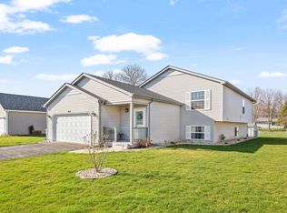 610 Betty St, Earlville, IL 60518