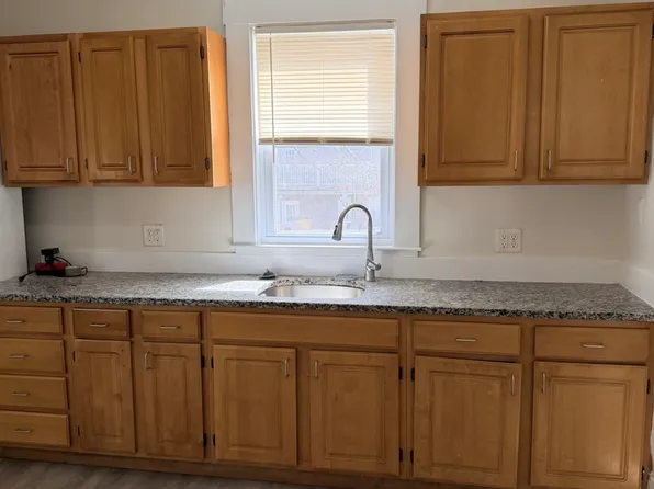 832 Washington St APT 3, Dorchester Center, MA 02124