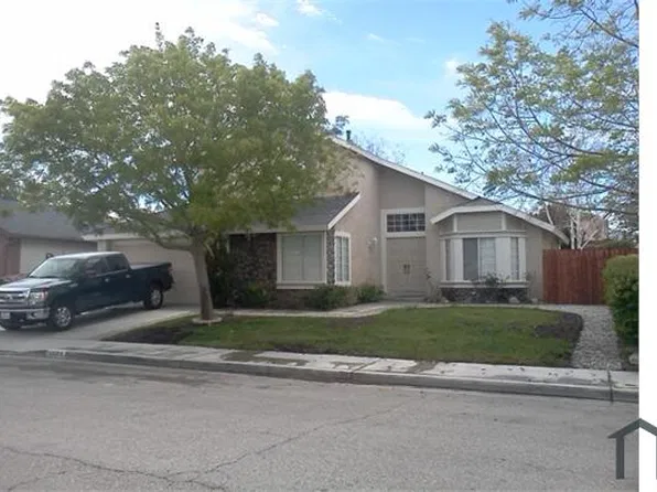 4566 Moonraker Rd, Palmdale, CA 93552