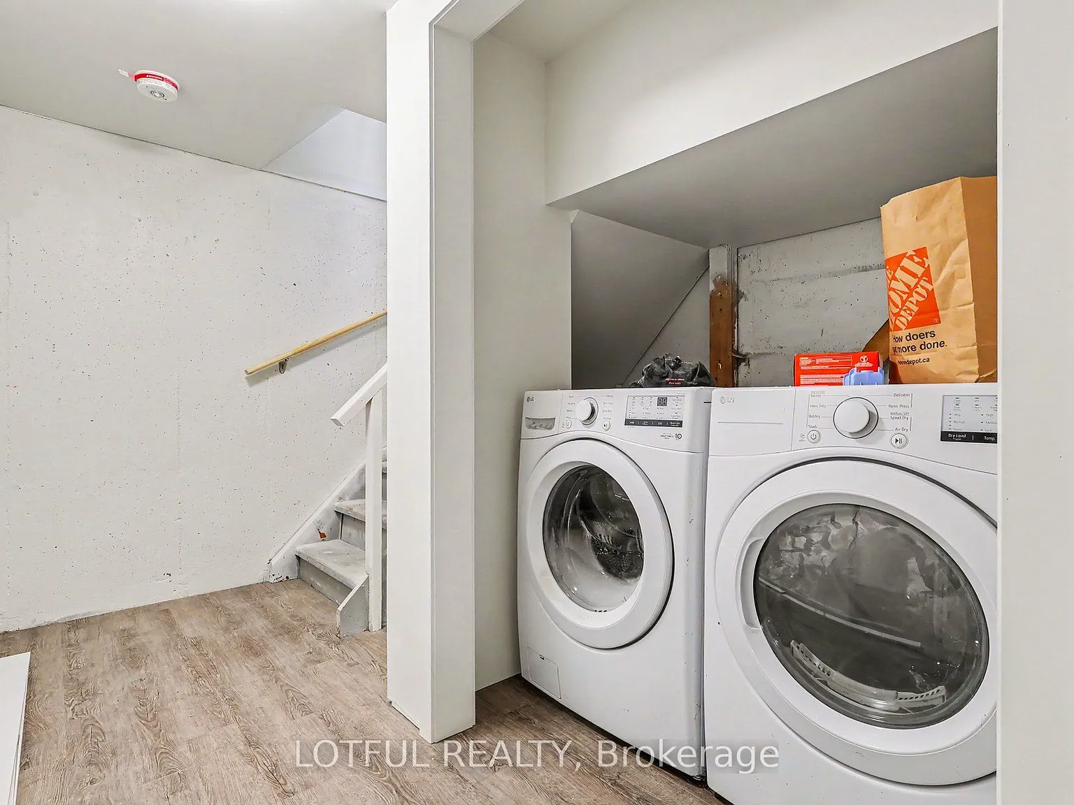 4 bed, $3,200 — Photo 4