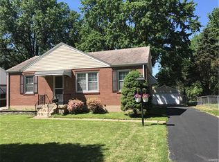 1425 E Duchesne Dr, Florissant, MO 63031