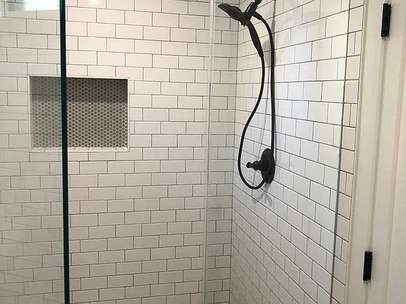 3rd image of 831 N La Fayette Park Pl
