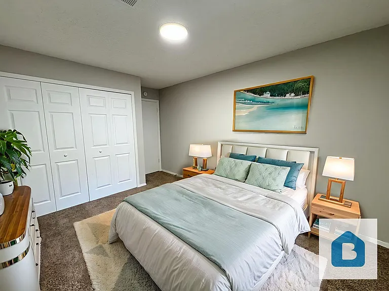 1326 Holland Park Blvd — Photo 9