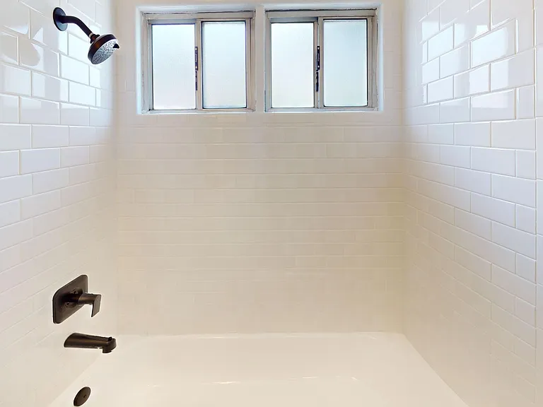 The Clair Manor Apts...Hollywood Hills...Fully Renovated...CALL NOW! — Photo 17