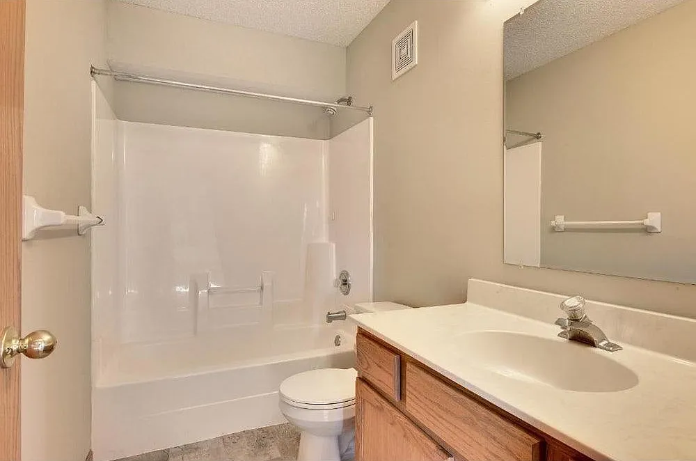 2 bed, 1.5 bath, 1260 sqft, $2,350 — Photo 3