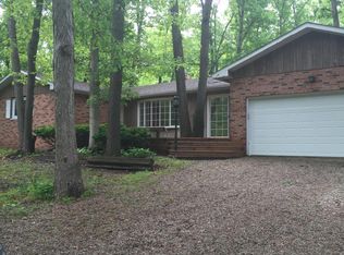 6425 John Dr, Mt Zion, IL 62549
