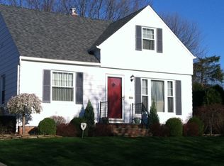 21 Tudor Ave, Bedford, OH