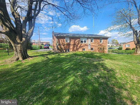 3rd image of 307 Barnes Ave