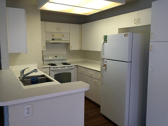 3rd image of 456 W Mananai Pl