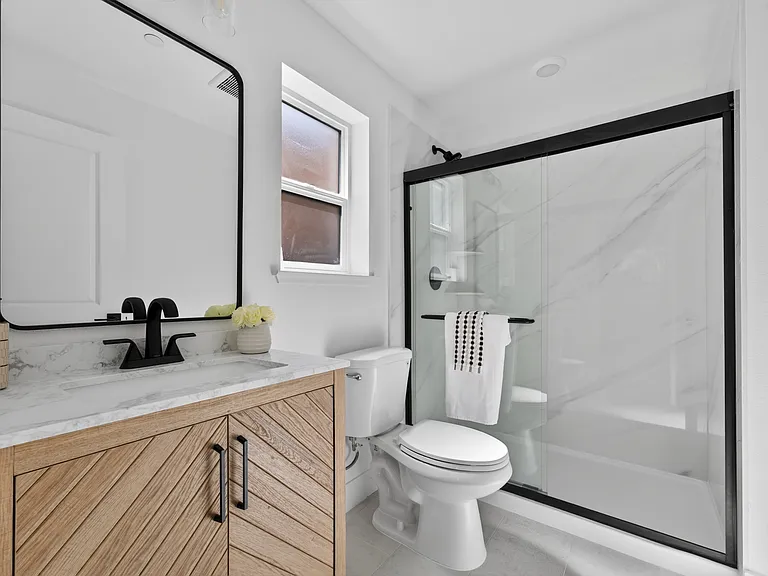 2710 T St #1 — Photo 13