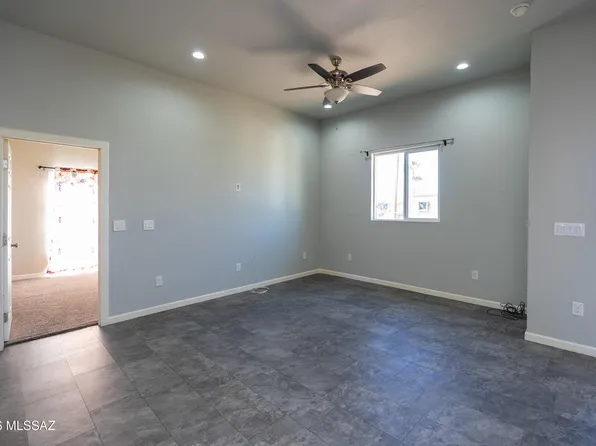 108 E Navajo St, Huachuca City, AZ 85616