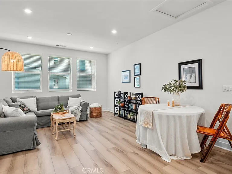 1036 Hazel Dr — Photo 16