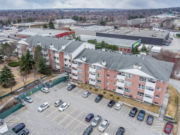 120 Bell Farm Rd #216, Barrie, ON L4M 6J2