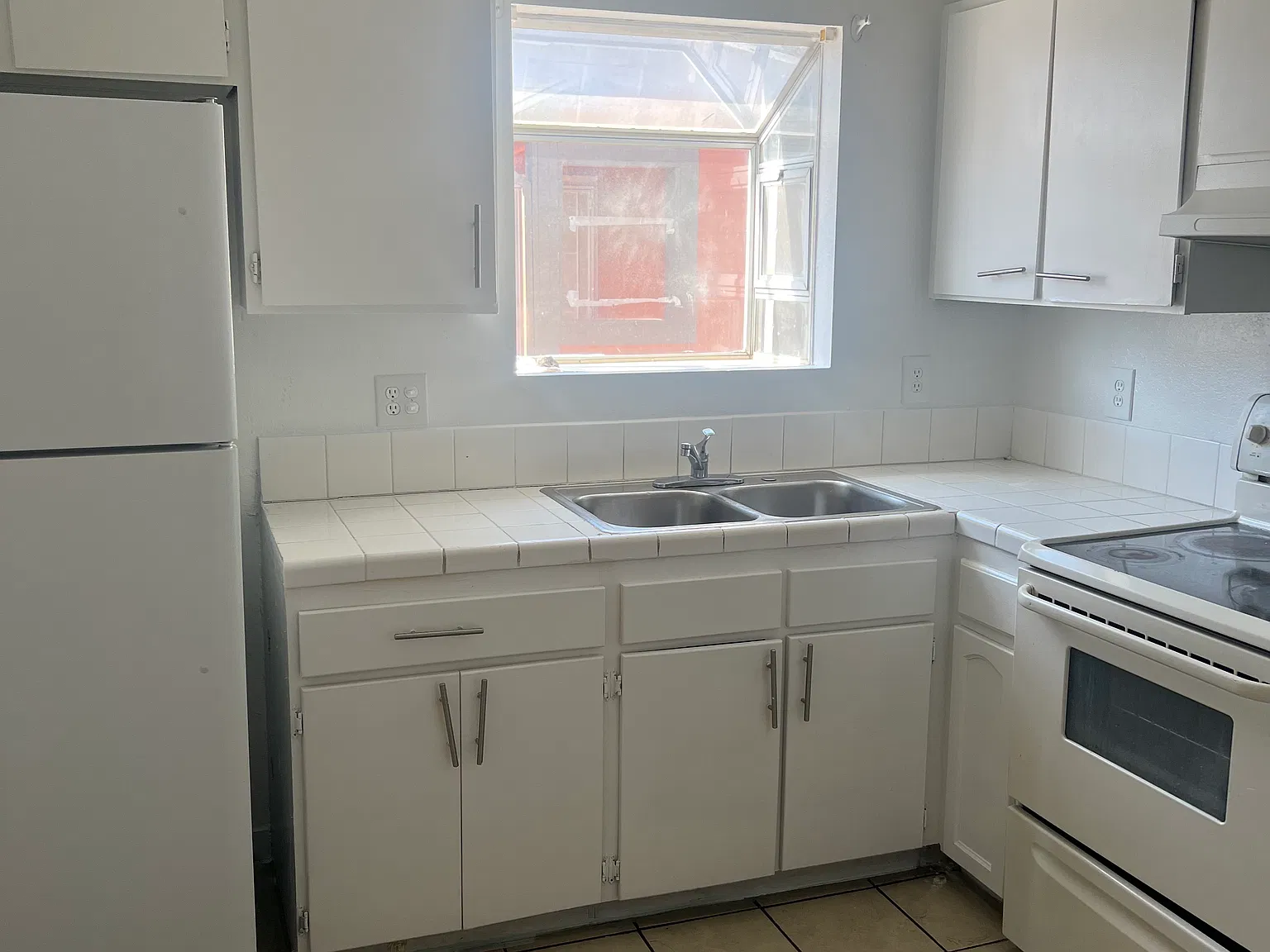 2 bed, 850 sqft, $1,350 — Photo 2