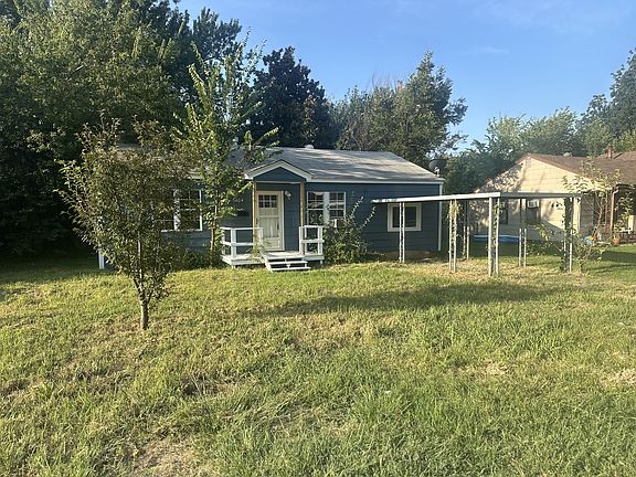 2nd image of 3404 SE 20th St