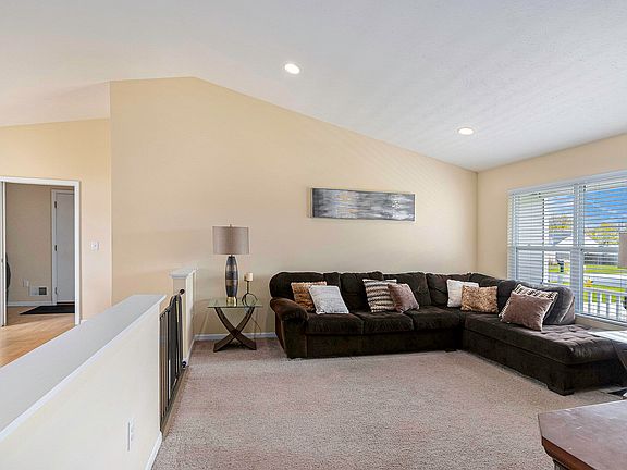 3rd image of 2895 Nordic Ave