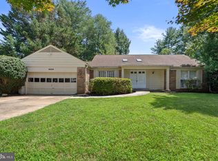 9004 Paddock Ln, Rockville, MD 20854