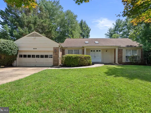 9004 Paddock Ln, Rockville, MD 20854
