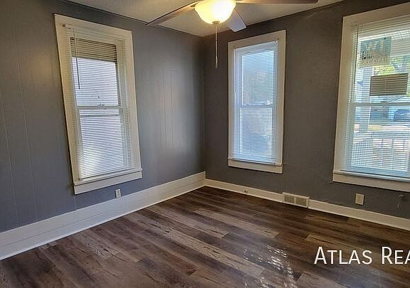 2nd image of 224 Spruce St APT 4