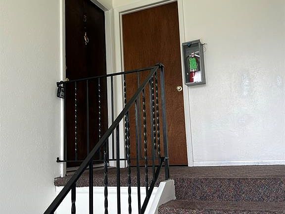 3rd image of 6605 Dublin Loop W APT 3