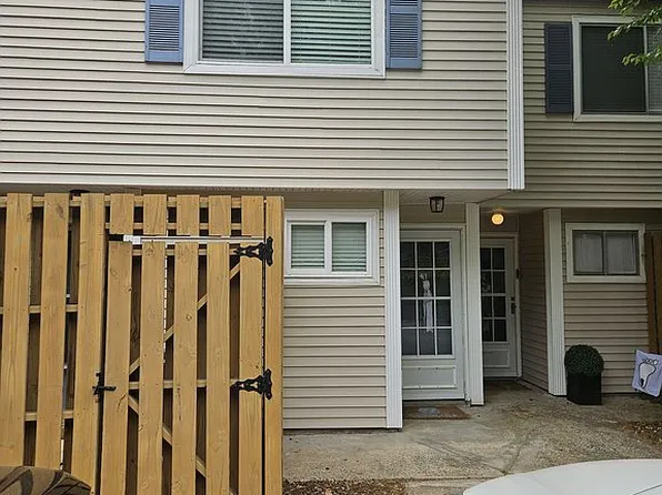 220 Elizabeth St APT F3, Chapel Hill, NC 27514
