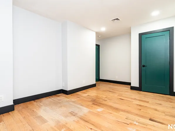 404 Onderdonk Avenue image 15 of 22