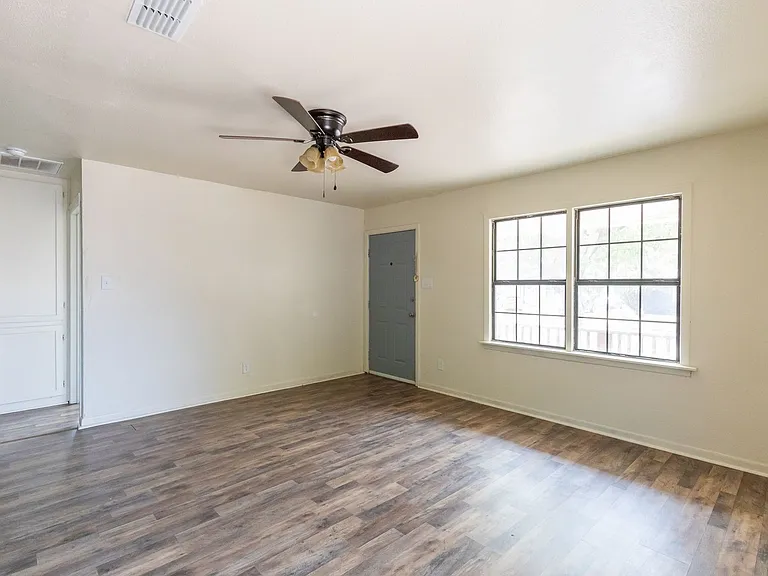 2233 Fannin St — Photo 10