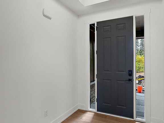 3rd image of 42451 Magnolia Dr