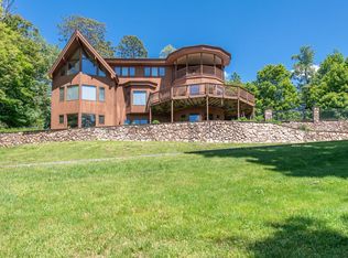 98 Old Albany Post Rd, Rhinebeck, NY 12572