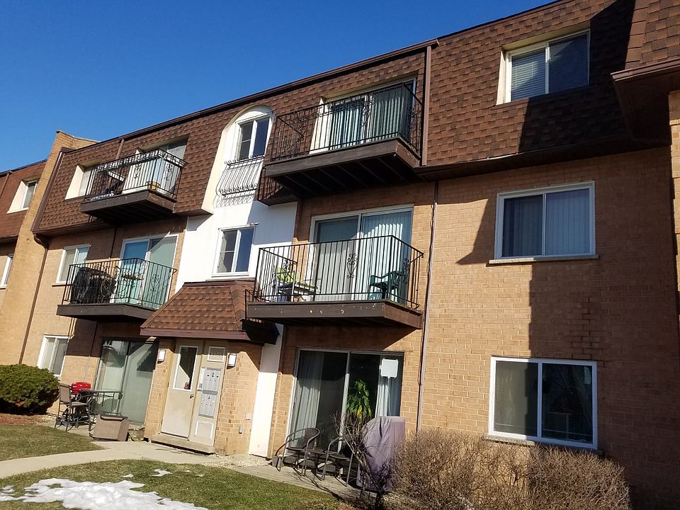 1st image of 9480 Bay Colony Dr APT 3S
