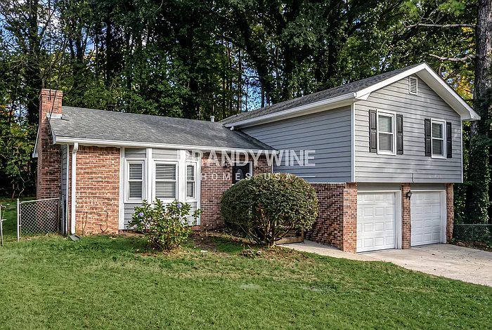 3 bed, 2.0 bath, 1366 sqft, $1,795 — Photo 2