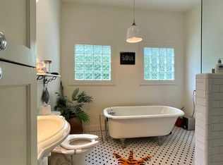 1801 W 10th St APT 2, Dallas, TX 75208