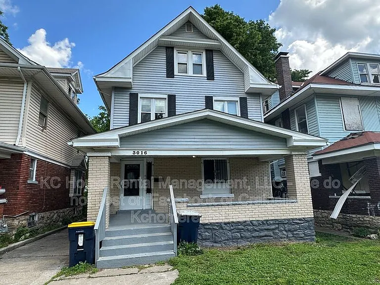 3016 E 32nd St — Photo 1