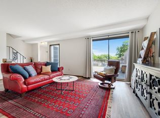 1236 Wagon Wheel Rd, Hopkins, MN 55343