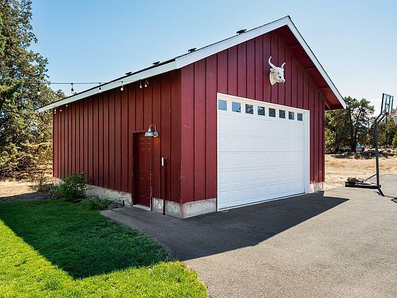 3rd image of 65180 78th St
