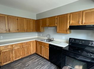 212 Congress Cir, Topsham, ME 04086