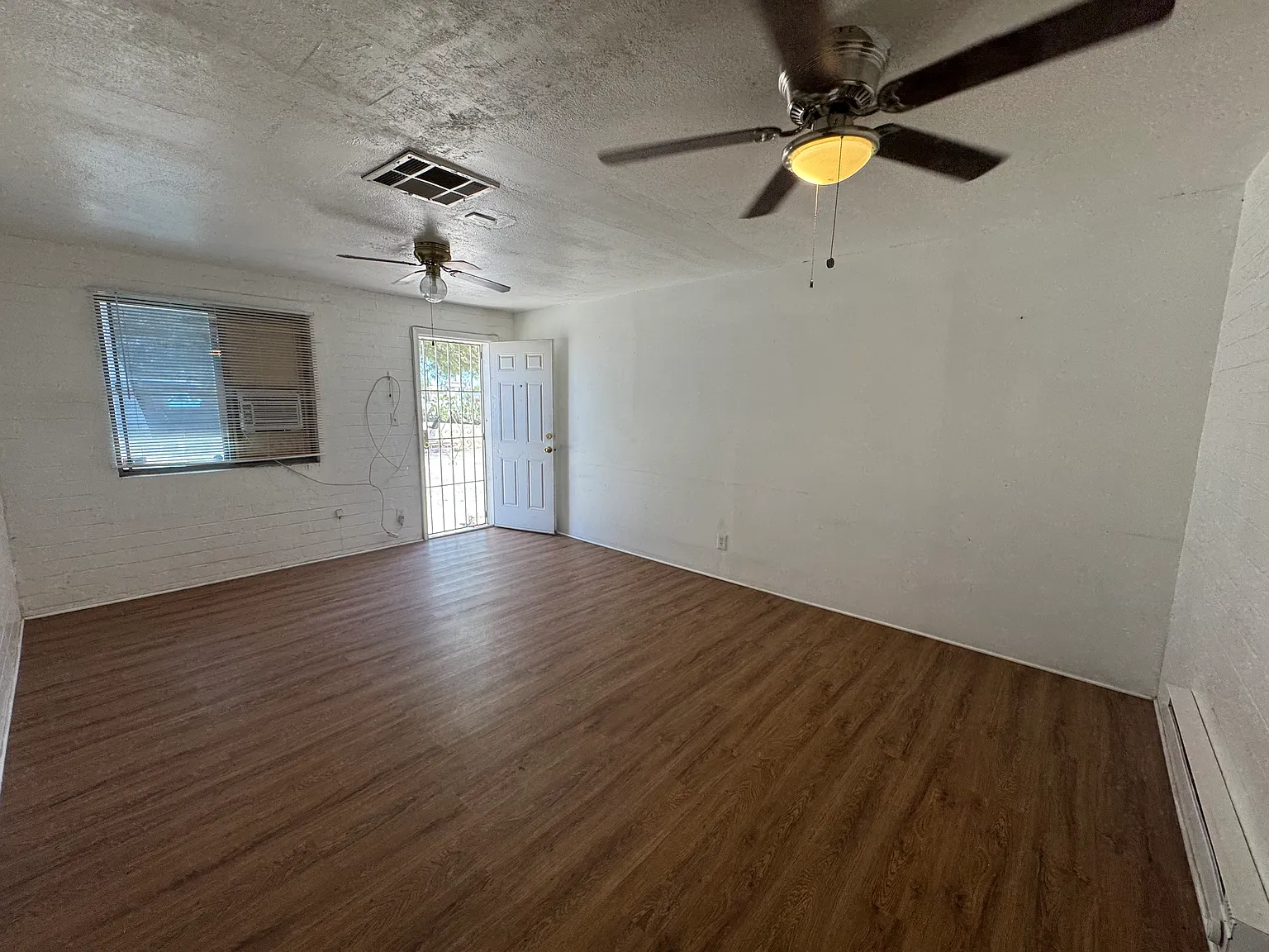 2 bed, 1000 sqft, $1,250 — Photo 4