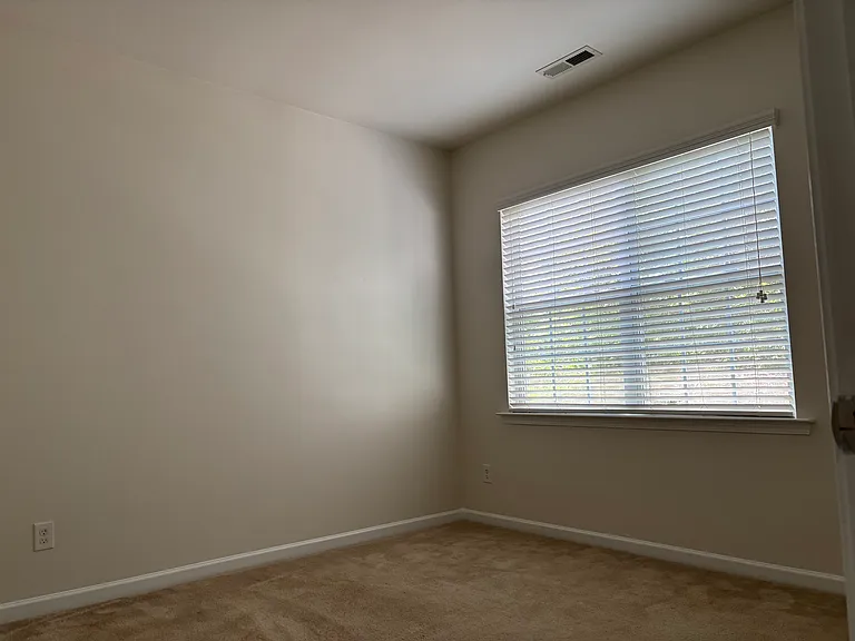 Royal Winchester Dr — Photo 31