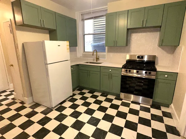 622 Park Avenue image 6 of 13