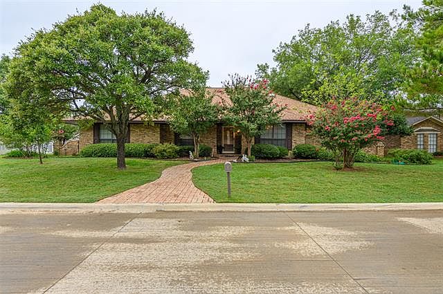 1st image of 27 Royal Oaks Blvd
