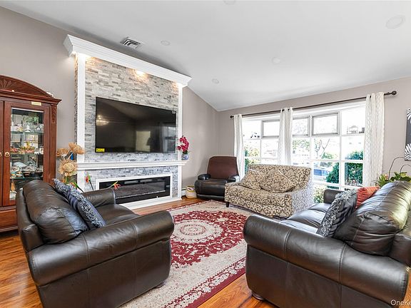 3rd image of 80 Rosalie Court