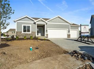 12407 Black Oak Cir, Peculiar, MO 64078