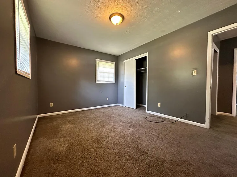 2717 S Wallace Dr — Photo 11