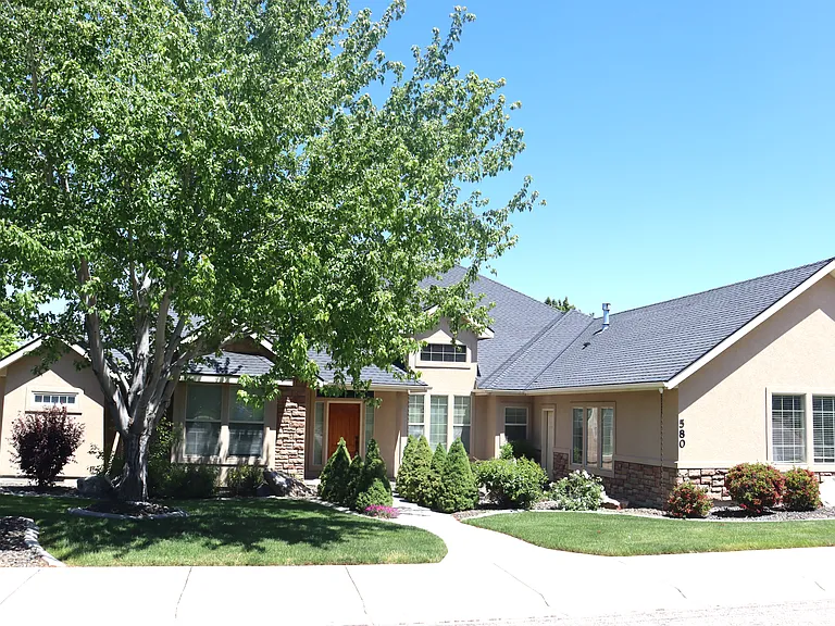 580 E Fallingbranch Dr — Photo 1