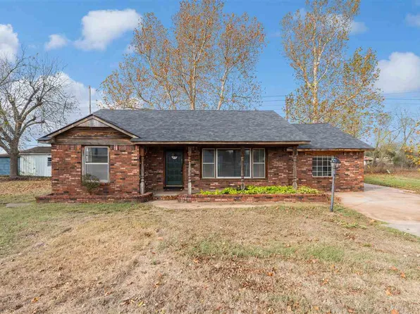 623 W Idaho Ave, Cyril, OK 73029