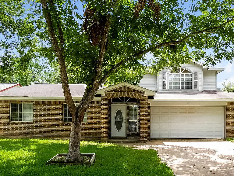 19311 Cypress Bay Dr — Photo 1