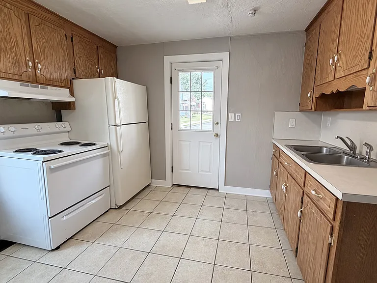 305 N Franklin St — Photo 4