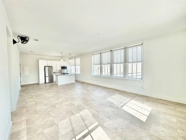 2102 Mechanic St #305 — Photo 11