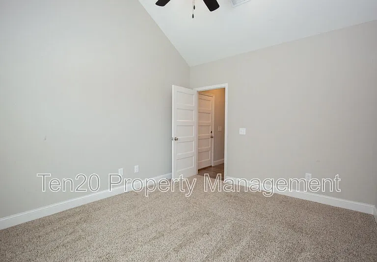 9827 Yellow Pine Rd — Photo 11